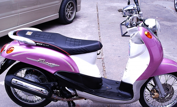 ฟีโน 115 cc เดิมๆ เครื่องดี      ยี่ห้อ : Yamaha  ฟีโน่ 115 cc เครื่องเดิม ไม่ดังไม่หอน ขับนิ่ง ไมส้่น มีลอยบ้างเล็กน้อย ตามประสารถมือสอง ภาษีไม่ขาด ส่ง ป.ณ ทั่วไทย เล็กรามอินทรา ขายมอไซค์มือสอง 0892152363