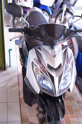 yamaha nuvo 110 cc ตามสภาพจ้า เครื่องไม่ดัง ไม่หอน สตาทติดง่าย ใช้งานได้เลย มีลอยบ้างตามประสารถมือสอง เล็กรามอินทรา ขายมอไซค์มือสอง 089215
