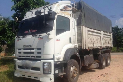 รถอีซูซุ 10 ล้อดั้ม FXZ 360 แรงม้า. ปี 55  สนใจติดต่อ 081 - 6079515
