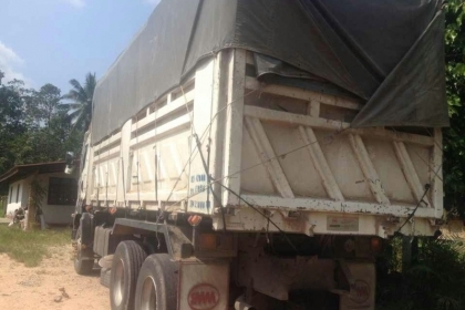 รถอีซูซุ 10 ล้อดั้ม FXZ 360 แรงม้า. ปี 55  สนใจติดต่อ 081 - 6079515