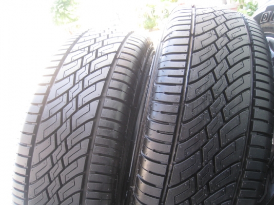 ขายล้อแม็กป้ายแดง Hyundai H1 16" พร้อมยางปี14  สนใจติดต่อเล็กคลองสามครับ 081-3747940