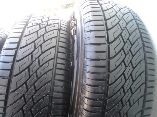 ขายล้อแม็กป้ายแดง Hyundai H1 16" พร้อมยางปี14  สนใจติดต่อเล็กคลองสามครับ 081-3747940