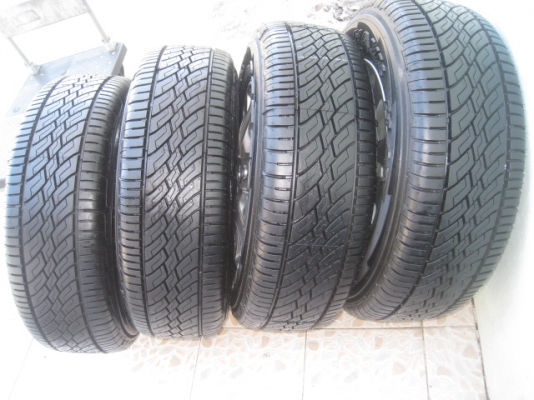 ขายล้อแม็กป้ายแดง Hyundai H1 16" พร้อมยางปี14  สนใจติดต่อเล็กคลองสามครับ 081-3747940