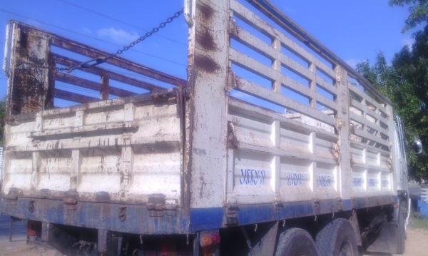 กระบะ 10 ล้อ ไม่ดัมพ์ ยาว 6.20 เมตร ยกลงจาก 320 ปี49