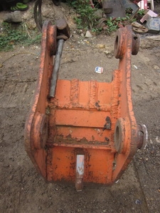 ขาย- บุ้งกี๋ สำหรับวางท่อประปา ใช้ได้กับ รถขุด แบคโฮ PC 120 ครับ สภาพสวย ใช้งานได้ทันที ราคาไม่แพง ขาย- บุ้งกี๋ สำหรับวางท่อประปา ใช้ได้กับ รถขุด แบคโฮ PC 120 ครับ สภาพสวย ใช้งานได้ทันที ราคาไม่แพง