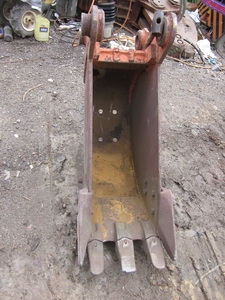 ขาย- บุ้งกี๋ สำหรับวางท่อประปา ใช้ได้กับ รถขุด แบคโฮ PC 120 ครับ สภาพสวย ใช้งานได้ทันที ราคาไม่แพง ขาย- บุ้งกี๋ สำหรับวางท่อประปา ใช้ได้กับ รถขุด แบคโฮ PC 120 ครับ สภาพสวย ใช้งานได้ทันที ราคาไม่แพง