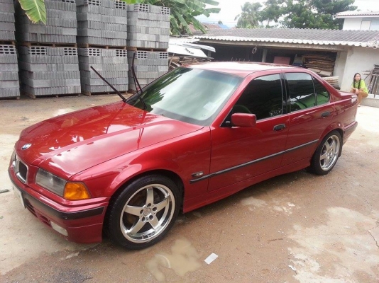 ขาย  BMW318  สภาพเดิมๆโรงงานสวยมากพร้อมใช้เลยไม่เคยติดแก๊ส