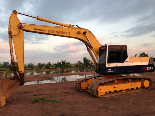 ขาย KOMATSU PC200-5 คอนโทรนสั้น ซีเรียลสูง สภาพสวย พร้อมใช้ครับ (เจ้าของขายเอง) สนใจติดต่อโดยตรง 081-4283210