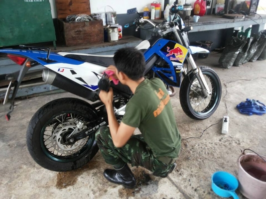 โมตาดลายเรดบูลสวยๆครับ 150 cc. พร้อมทะเบียนแท้ โทร 086-2864414