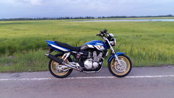 YAMAHA XJR 400 ปี 2000 สวยมากครับ เครื่องแห้ง แรงๆเลย โทร 086-2864414