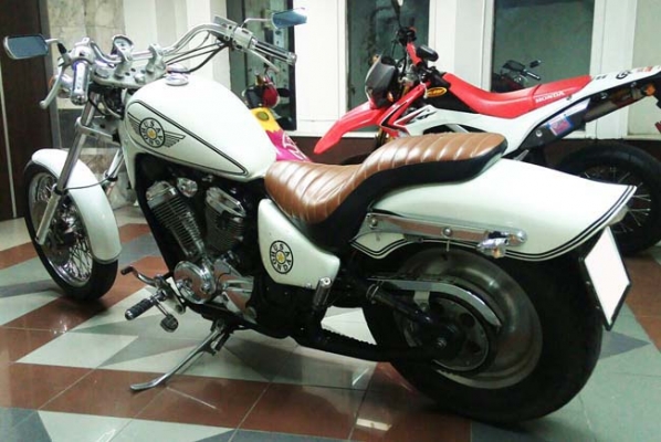 Steed 400 ทะเบียน เบนคอ ล้อตัน ตูดเป็ด ท่อแต่ง ทรงดี เอกสารพร้อม Steed 400 ทะเบียน เบนคอ ล้อตัน ตูดเป็ด ท่อแต่ง ทรงดี เอกสารพร้อม