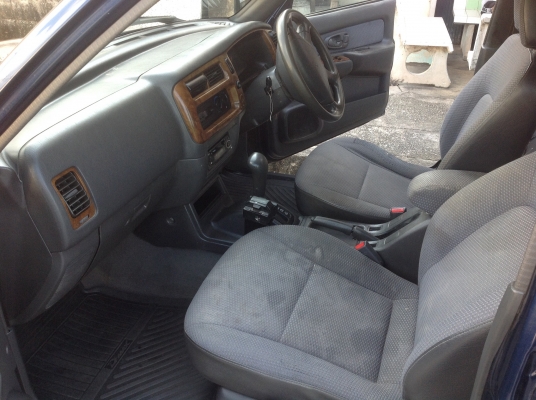 สตราด้า แกรนดิส 4 ประตู เกียร์ออโต้ สตราด้า แกรนดิส 4 ประตู เกียร์ออโต้