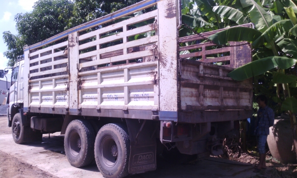 10 ล้อ HINO MEGA 320 แรงม้า 2 เพลา ไม่ดัมพ์ ปี 49 มีระบบลากจูง 10 ล้อ HINO MEGA 320 แรงม้า 2 เพลา ไม่ดัมพ์ ปี 49 มีระบบลากจูง