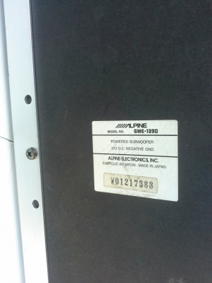 Alpine Subwoofer SWE-1390 แอมป์ในตัว มือสองญี่ปุ่น