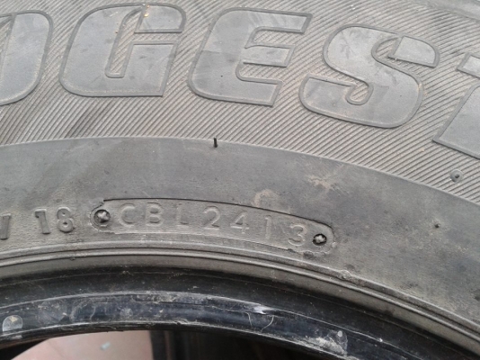 ขายยางวีโก้ ขอบ 15 / 215 /70 ยางใช้ปีเดียว รวม สี่เส้น