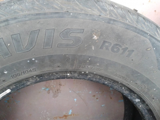 ขายยางวีโก้ ขอบ 15 / 215 /70 ยางใช้ปีเดียว รวม สี่เส้น