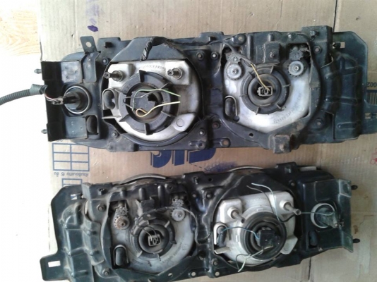 ไฟหน้า NISSAN CEDRIC Y32 1 คู่ สวยๆ ไฟหน้า NISSAN CEDRIC Y32 1 คู่ สวยๆ