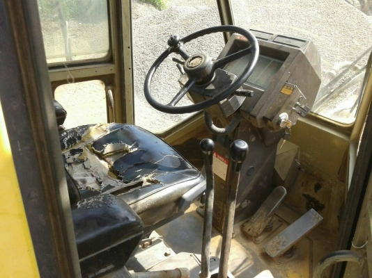 ขายด่วนรถตักKOMATSUWA300-1ตัดเอวออ่นรถสวยพร้อมใช้