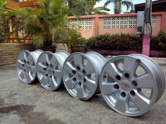 แม็กวีโก้ 15&times;7 สภาพเดิมๆไม่มีซ่อมใครหาอยู่รีบเลยครัฟ. ขาย5800 มีชุดเดียว จัดส่งทั่วประเทศ 0898128457 ดูของได้ที่คลอง2 คลองหลวง