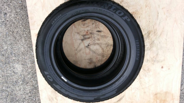 ขายยาง Dunlop 205-55-16 สวยๆดอกเต็ม 4เส้น