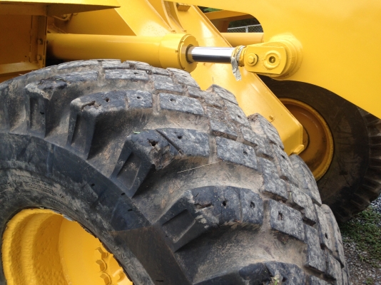 ขายรถตัก Komatsu WA 100-1 นำเข้าจากญี่ปุ่น ยังไม่เคยใช้งานในเมืองไทย สภาพสวย พร้อมใช้ ราคาถูกมากๆ  081-9485494