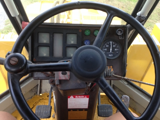 ขายรถตัก Komatsu WA 100-1 นำเข้าจากญี่ปุ่น ยังไม่เคยใช้งานในเมืองไทย สภาพสวย พร้อมใช้ ราคาถูกมากๆ  081-9485494