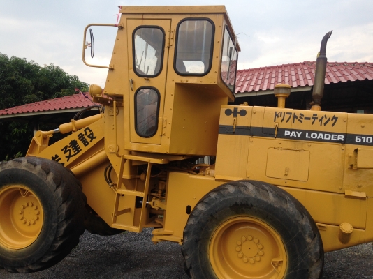 ขายรถตัก Komatsu 510 ; รถเก่าญี่ปุ่น 100\%;  สภาพสวยพร้อมใช้งานได้ทันที สนใจติดต่อ 081-9485494