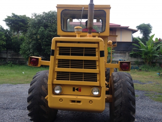 ขายรถตัก Komatsu 510 ; รถเก่าญี่ปุ่น 100\%;  สภาพสวยพร้อมใช้งานได้ทันที สนใจติดต่อ 081-9485494