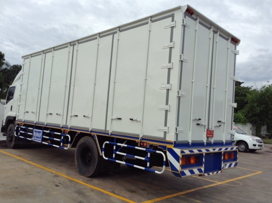 ขายตู้ 10 บาน **และรับจ้างต่อตามขนาดที่ต้องการ**  ติดต่อคุณนริศ 081-733-5156