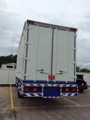 ขายตู้ 10 บาน **และรับจ้างต่อตามขนาดที่ต้องการ**  ติดต่อคุณนริศ 081-733-5156