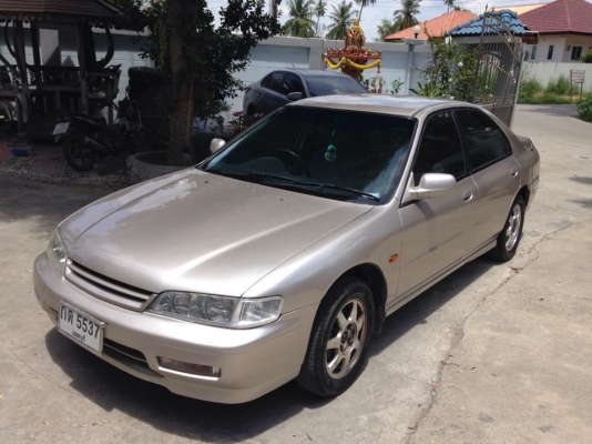 แอคคอร์ด เกียร์ออโต้+แก๊สLPG รถพร้อมใช้งาน สวยๆ มือเดียว