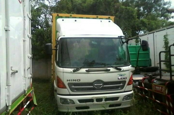 ซีรี่ 500 ปี 2553 กับ ปี 2554 มีทั้งหมด 12 คัน