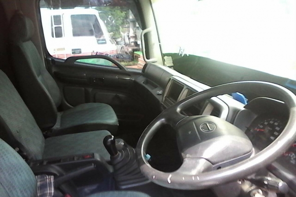 ซีรี่ 500 ปี 2553 กับ ปี 2554 มีทั้งหมด 12 คัน