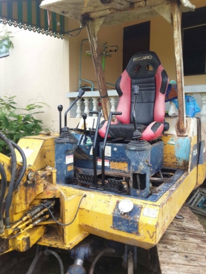PC40-6 รถทำงานอยู่ สีไม่สวย..รถทำงานอยู่ เครื่องดี ปั้มดี ช่วงล่างดี...