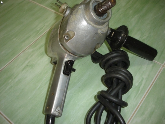 ขาย เครื่องขัดสีรถ โตชิบ้า220v  2200 รอบต่อนาที