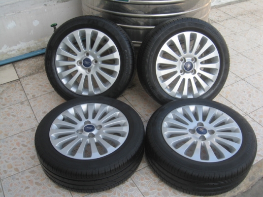 ขายล้อแม็ก Ford fiesta 15" พร้อมยางงปี13 สนใจติดต่อเล็กคลองสามครับ 081--3747940