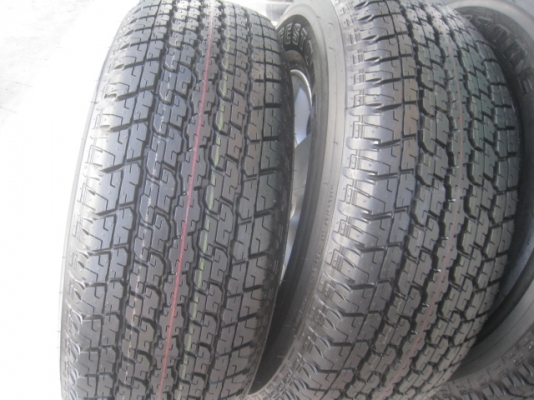 ขายล้อแม็กป้ายแดง Vigo 16" พร้อมยางปี14 สนใจติดต่อเล็กคลองสามครับ 081-3747940