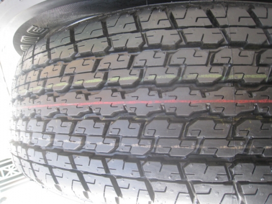 ขายล้อแม็กป้ายแดง Vigo 16" พร้อมยางปี14 สนใจติดต่อเล็กคลองสามครับ 081-3747940