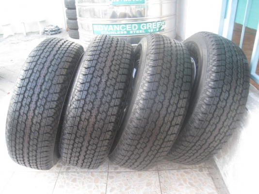 ขายล้อแม็กป้ายแดง Vigo 16" พร้อมยางปี14 สนใจติดต่อเล็กคลองสามครับ 081-3747940