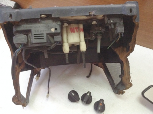 คอนโซนวิทยุรุ่นหน้าเต็ม กระจกมองหลัง190E+บังแดดน้ำเงิน190Eแผงข้างขา แผงใต้เก๊ะ ใต้แคร็ง6สูบ กันโคลงหลัง6สูบ,ยางประตูC W202+ยางฝาท้าย คอนโซนวิทยุรุ่นหน้าเต็ม กระจกมองหลัง190E+บังแดดน้ำเงิน190Eแผงข้างขา แผงใต้เก๊ะ ใต้แคร็ง6สูบ กันโคลงหลัง6สูบ,ยางประตูC W202+ยางฝาท้าย