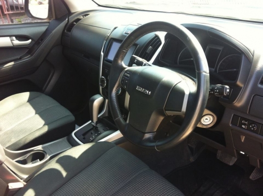 all new dmax ตัวท๊อป เกรียร์ออโต้ สภาพป้ายแดง all new dmax ตัวท๊อป เกรียร์ออโต้ สภาพป้ายแดง