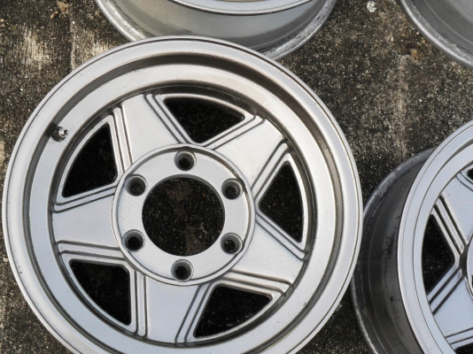 ล้อแม็กซ์ ขอบ15นิ้ว 6รู139(4วง=2,400บ.)วงละ600บ. ไม่แตก ไม่ดุ้ง ใส่กระบะที่ดุมล้อ 6รู139ได้ทุกรุ่น T.092-9351644