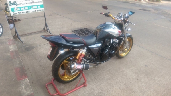 ขายคับ HONDA CB400 ปี97 เวอร์ชั่นS ของแต่งล้น ท่อแต่ง YOSHIMURA ไทเทเนียมทั้งเส้น ท้ายแต่งเทค1 โซ่สเตอร์เต็ม แฮนด์บาร์ กระจกแต่ง อินวอยส์ สรรพสามิตร สวยๆ คับ ราคา 72500 บาท ส่งได้ทั่วไทยคับ สนใจติดต่อ 081-0578282 ไอดีไลน์ POPBIGBIKESAKON คับ สนใจรถสวย ถูก