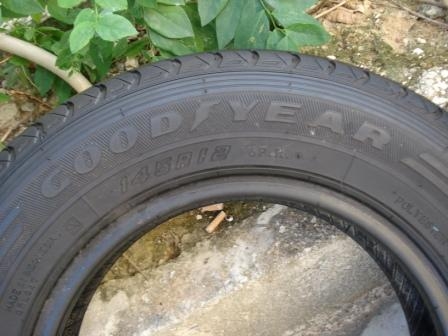 ยาง 145 R12  ขาย 2 เส้น แถม 2 เส้น ถูกๆ