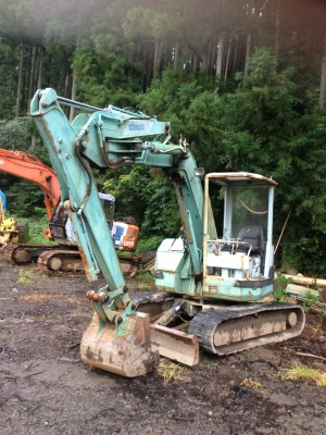 ขายรถแบคโฮ KOBELCO SK50 UR แทรคยาง ราคา 350000