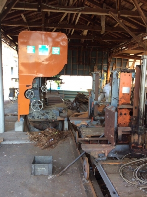 ขายเครื่องผ่าไม้ ใช้ผ่าไม้ซุงได้ ราคา 250000