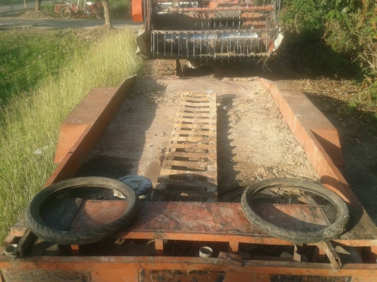 รถเกี่ยวข้าว รถเกี่ยวข้าว