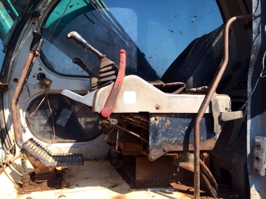 ขายด่วน รถแบคโฮ   KOBELCO    200  รุ่น  5  ราคาถูก  ใช้งานได้ตามปกติ