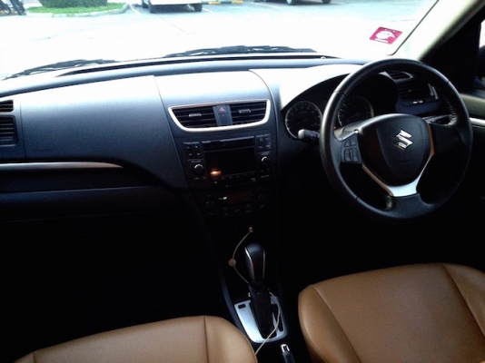 suzuki swift 1.25GLX TOP2012 สีดำ รถบ้าน มือเดียว สภาพสวย วิ่งน้อย ออกป้ายแดง มือเดียว