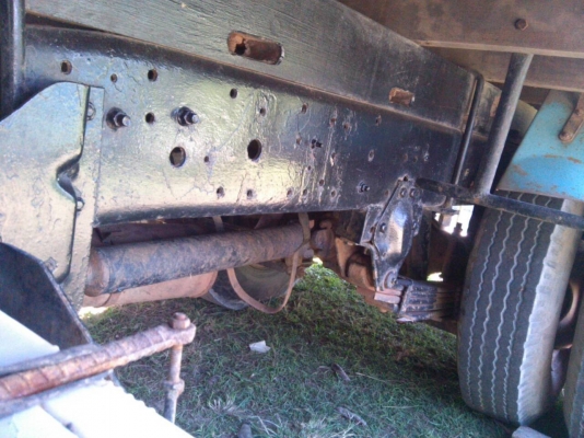 หกล้อ อีซูซุ NKR-58G-110แรง พร้อมใช้งาน ช่วงสั้น3.20เมตร ทะเบียนพร้อม